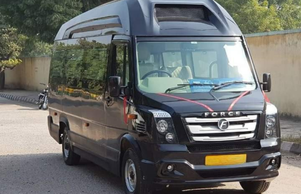 Tempo Traveller 14 Seater in Indore for group travel – tempo traveller on rent in Indore